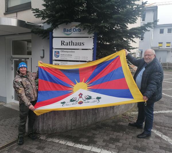 Bad Orb zeigt Flagge für Tibet